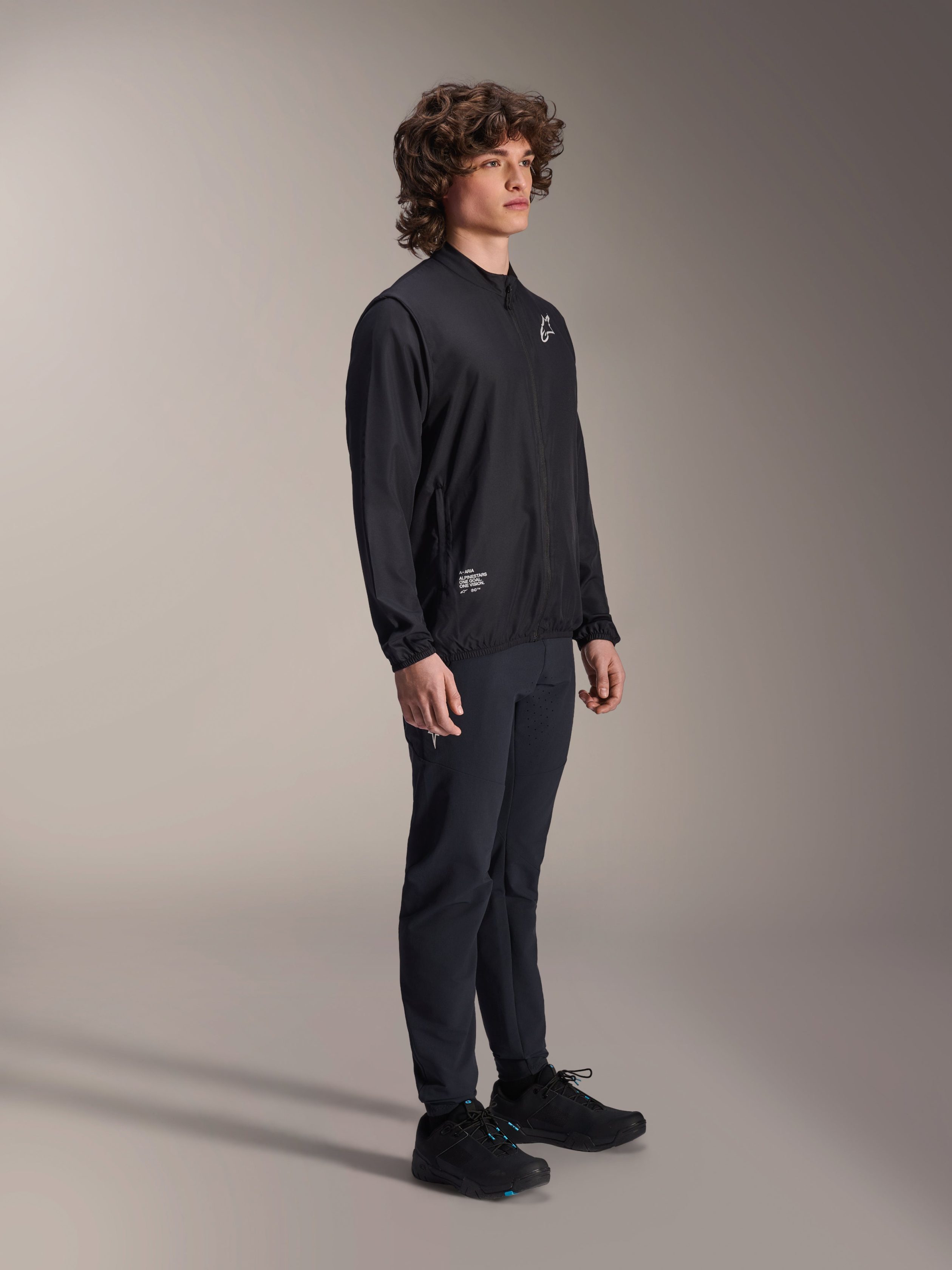 1220525-10-OF-A-ARIA-WIND-JACKET_16057_4b4afeac-e916-4e6f-86d1-ff337d26674f.jpg