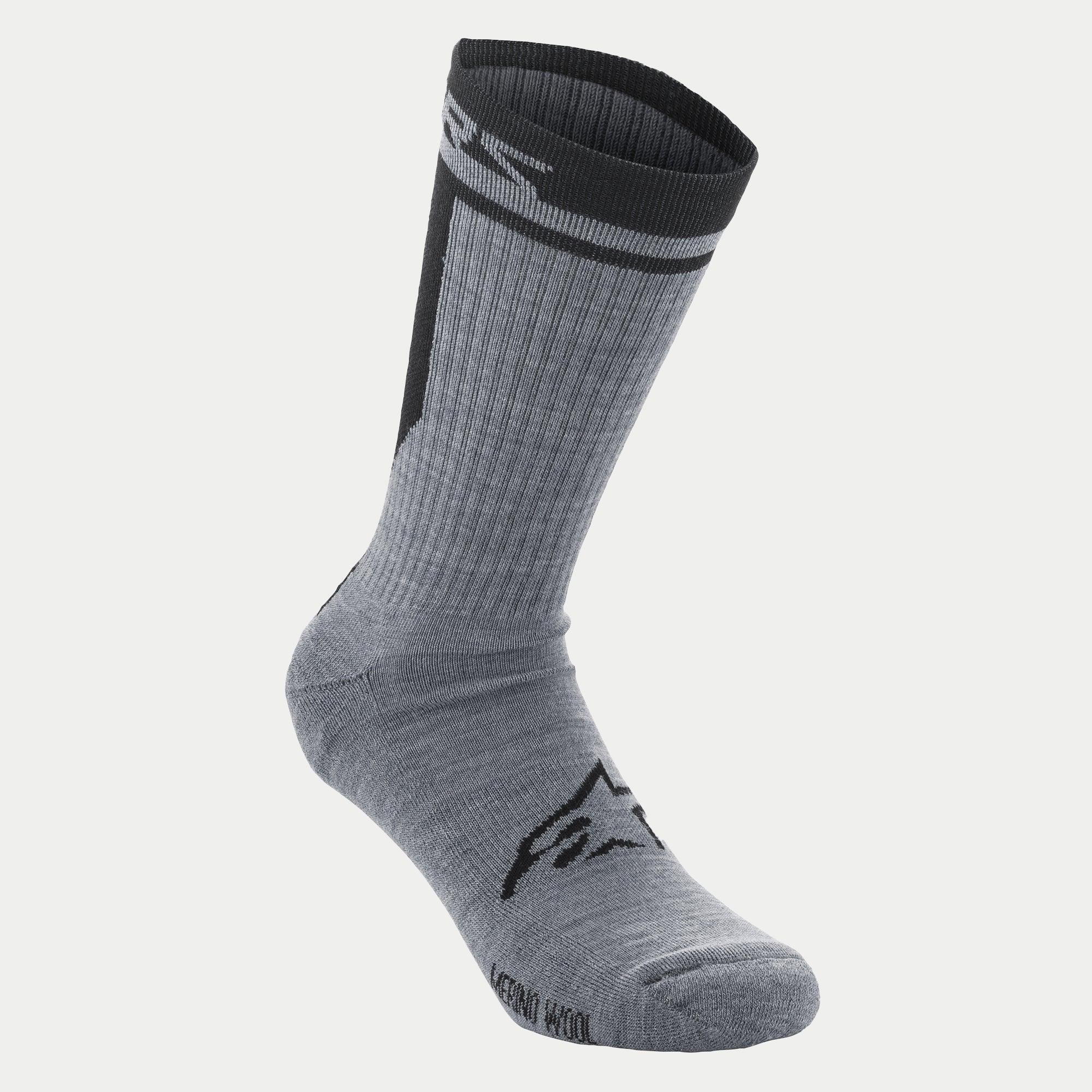 1701721-107-fr_merino-socks-24-web_9740254d-376d-43d9-81c7-677e3940ae02.jpg