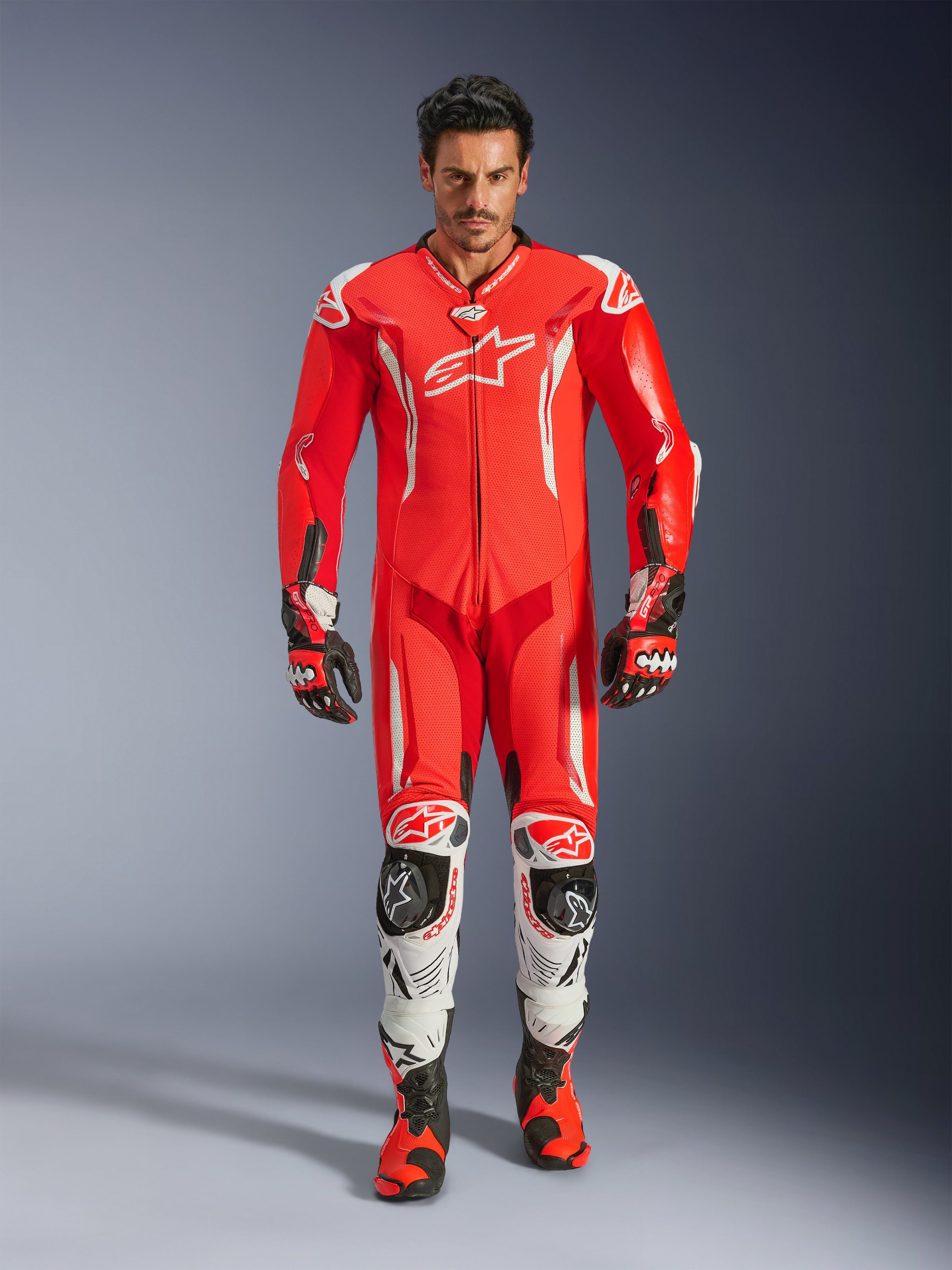 3150226-3310_GP_TECH_V5_1PC_LTH_SUIT_FR_W-O_HELMET.jpg